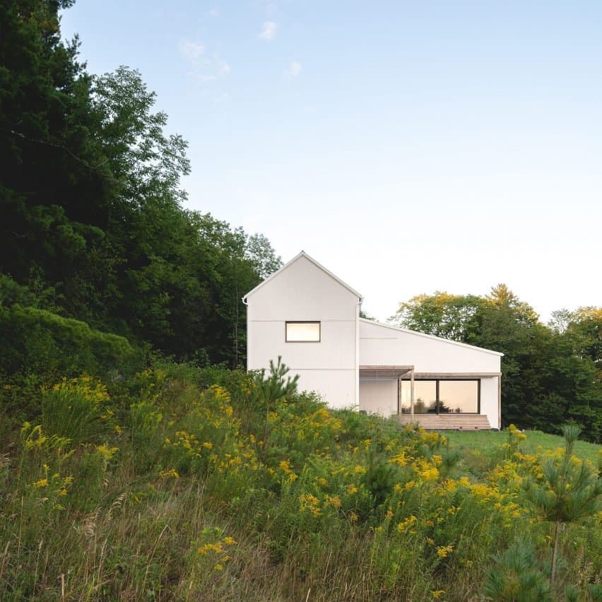 L'Abri and Construction Rocket complete Saltbox Passive House in Quebec
